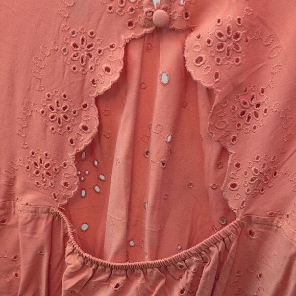 Women's Torrid Coral Top NWT Embroidery Back opening 4X - Picture 4 of 4